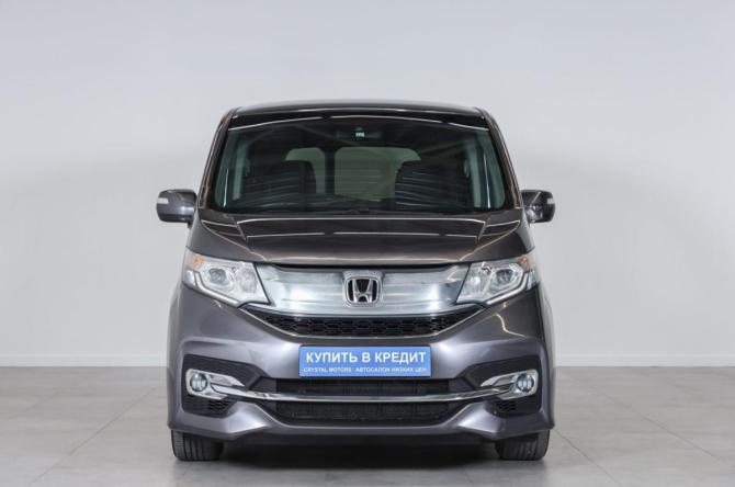 Honda Stepwgn V с пробегом 2015 года, цена 1 699 000 рублей, 130000 км, минивэн, Автокод Объявления