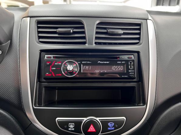 Hyundai Solaris I с пробегом 2013 года, цена 1 075 000 рублей, 72952 км, седан, Автокод Объявления