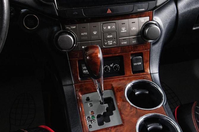 Toyota Highlander II (XU40) Рестайлинг с пробегом 2011 года, цена 1 849 000 рублей, 326998 км, внедорожник, Автокод Объявления