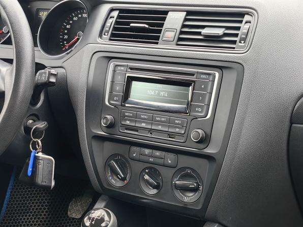 Volkswagen Jetta VI Рестайлинг с пробегом 2015 года, цена 899 000 рублей, 120000 км, седан, Автокод Объявления