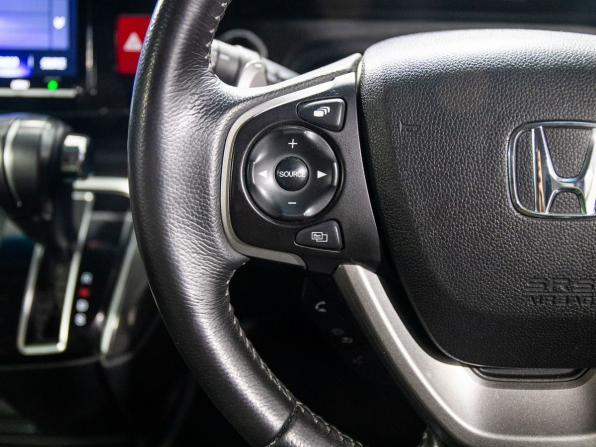 Honda Stepwgn V Рестайлинг с пробегом 2019 года, цена 2 195 000 рублей, 76109 км, минивэн, Автокод Объявления