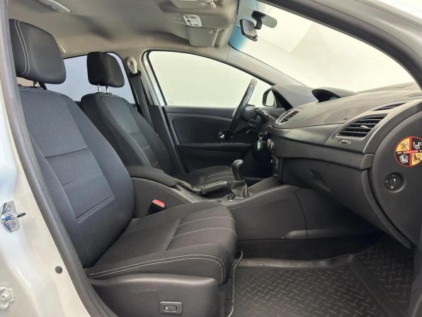 Renault Fluence I Рестайлинг с пробегом 2014 года, цена 690 000 рублей, 205165 км, седан, Автокод Объявления