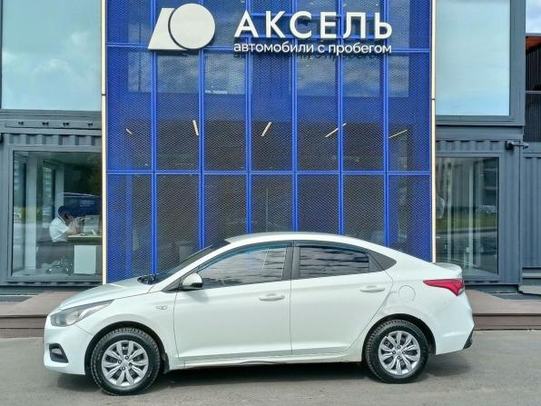 Hyundai Solaris II с пробегом 2018 года, цена 599 000 рублей, 400000 км, седан, Автокод Объявления