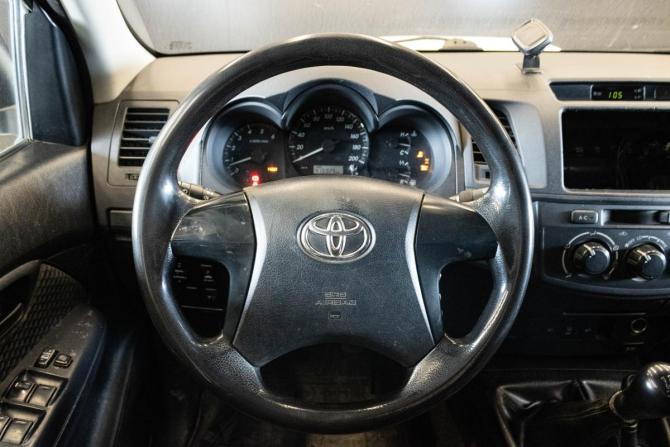 Toyota Hilux VII Рестайлинг с пробегом 2014 года, цена 1 260 000 рублей, 415925 км, пикап, Автокод Объявления