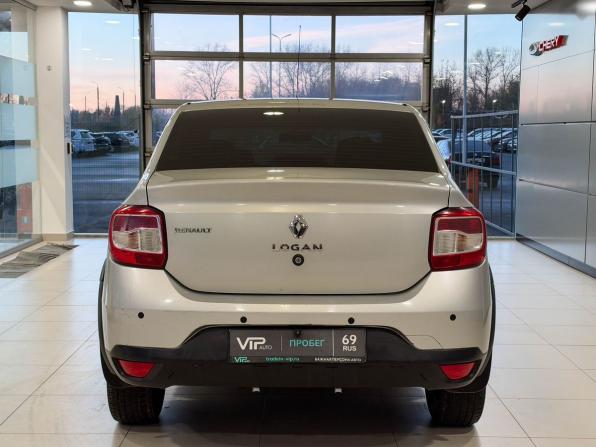 Renault Logan II Рестайлинг с пробегом 2018 года, цена 745 000 рублей, 253247 км, седан, Автокод Объявления