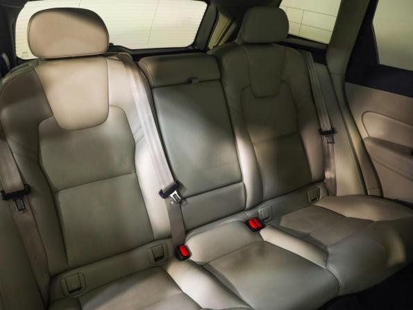 Volvo XC60 II Рестайлинг с пробегом 2021 года, цена 4 099 000 рублей, 139574 км, внедорожник, Автокод Объявления