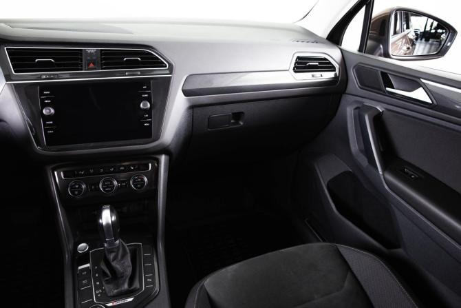 Volkswagen Tiguan II с пробегом 2018 года, цена 3 389 000 рублей, 92000 км, внедорожник, Автокод Объявления