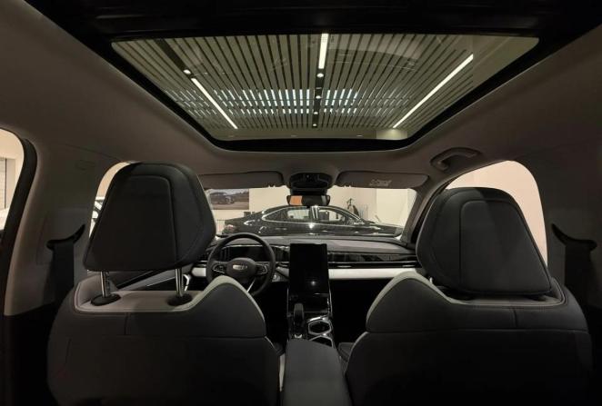 Новый Geely Atlas II 2026 года, цена 3 449 990 рублей, внедорожник, Автокод Объявления