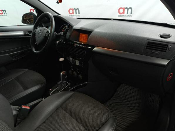Opel Astra H Рестайлинг с пробегом 2012 года, цена 529 000 рублей, 189000 км, седан, Автокод Объявления