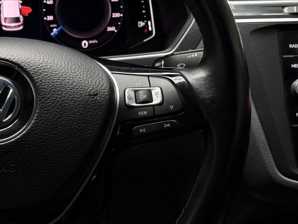 Volkswagen Tiguan II с пробегом 2019 года, цена 2 599 000 рублей, 128038 км, внедорожник, Автокод Объявления