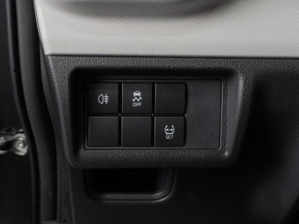 Toyota Veloz с пробегом 2023 года, цена 4 249 000 рублей, 38 км, минивэн, Автокод Объявления