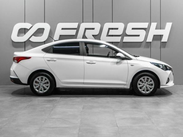 Hyundai Solaris II Рестайлинг с пробегом 2021 года, цена 1 549 000 рублей, 99577 км, седан, Автокод Объявления