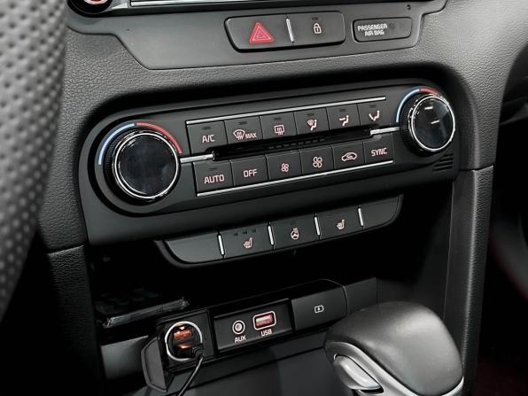 Kia Ceed III с пробегом 2019 года, цена 1 838 800 рублей, 33932 км, универсал, Автокод Объявления