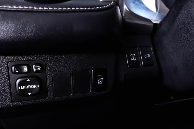 Toyota RAV4 IV (XA40) Рестайлинг с пробегом 2019 года, цена 2 959 000 рублей, 86000 км, внедорожник, Автокод Объявления
