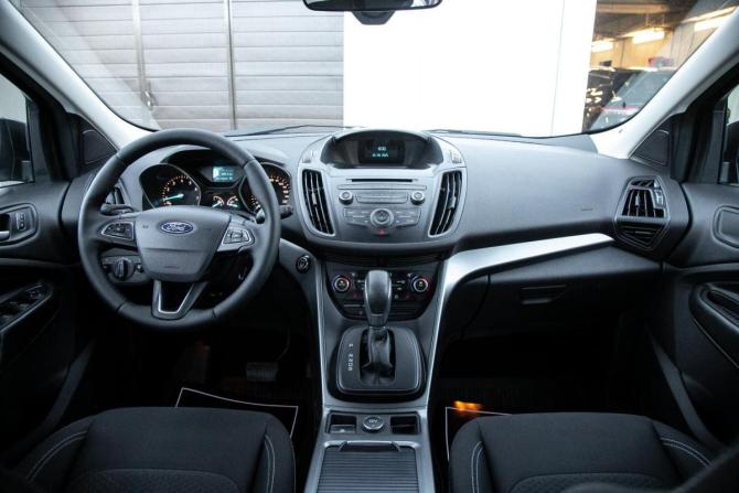 Ford Kuga II Рестайлинг с пробегом 2017 года, цена 1 697 000 рублей, 133800 км, внедорожник, Автокод Объявления