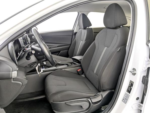 Hyundai Elantra VII (CN7) с пробегом 2022 года, цена 1 919 000 рублей, 42343 км, седан, Автокод Объявления