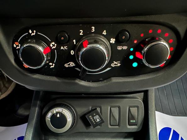 Renault Duster I Рестайлинг с пробегом 2015 года, цена 780 000 рублей, 233303 км, внедорожник, Автокод Объявления