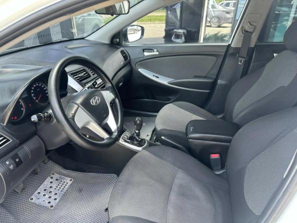 Hyundai Solaris I с пробегом 2013 года, цена 749 000 рублей, 198637 км, седан, Автокод Объявления