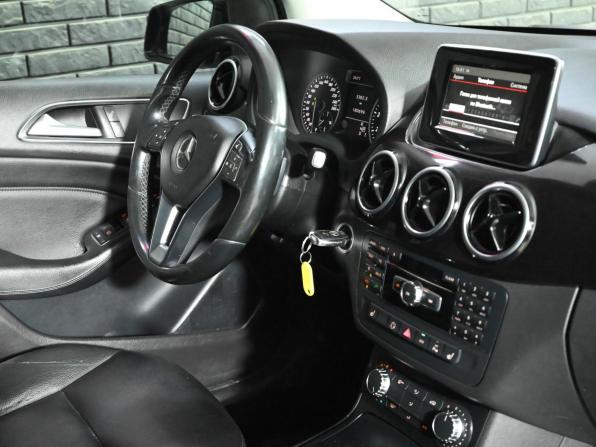 Mercedes-Benz B-Класс II (W246) с пробегом 2014 года, цена 1 290 000 рублей, 180695 км, хэтчбек, Автокод Объявления