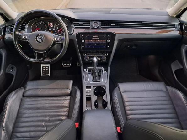 Volkswagen Passat B8 с пробегом 2019 года, цена 1 565 000 рублей, 228478 км, седан, Автокод Объявления