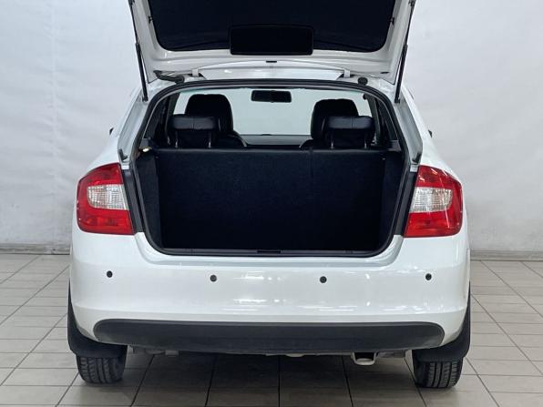 Skoda Rapid I с пробегом 2015 года, цена 949 000 рублей, 168053 км, лифтбек, Автокод Объявления