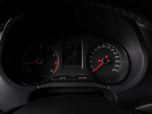 Volkswagen Polo V Рестайлинг с пробегом 2017 года, цена 1 050 000 рублей, 224756 км, седан, Автокод Объявления
