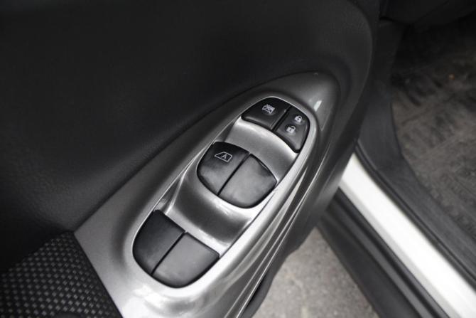 Nissan Juke I с пробегом 2011 года, цена 895 000 рублей, 177324 км, внедорожник, Автокод Объявления