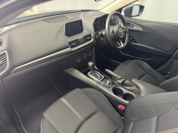 Mazda Axela III Рестайлинг с пробегом 2016 года, цена 1 265 000 рублей, 53130 км, хэтчбек, Автокод Объявления