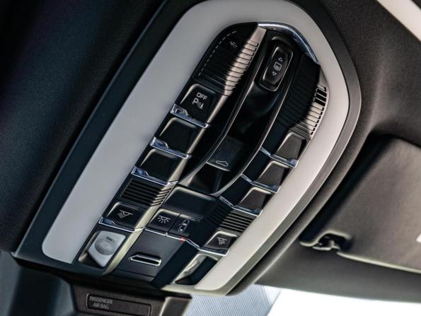 Porsche Macan I с пробегом 2015 года, цена 3 000 000 рублей, 176544 км, внедорожник, Автокод Объявления