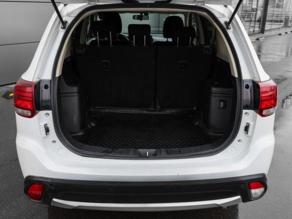 Mitsubishi Outlander III Рестайлинг 2 с пробегом 2017 года, цена 1 498 000 рублей, 194000 км, внедорожник, Автокод Объявления
