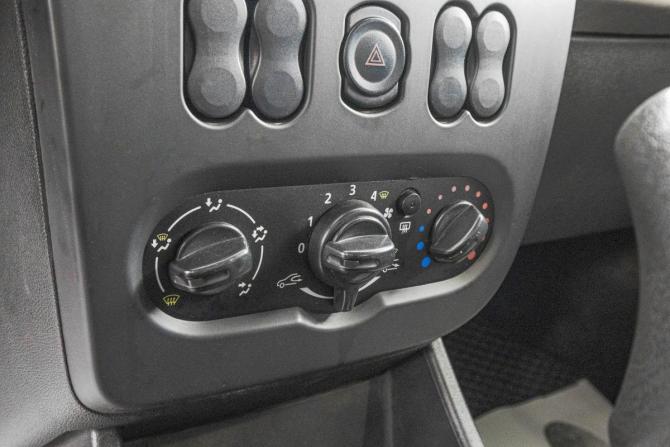 Renault Logan I Рестайлинг с пробегом 2014 года, цена 399 000 рублей, 255000 км, седан, Автокод Объявления