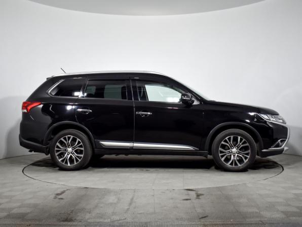 Mitsubishi Outlander III Рестайлинг 2 с пробегом 2016 года, цена 1 719 000 рублей, 180044 км, внедорожник, Автокод Объявления