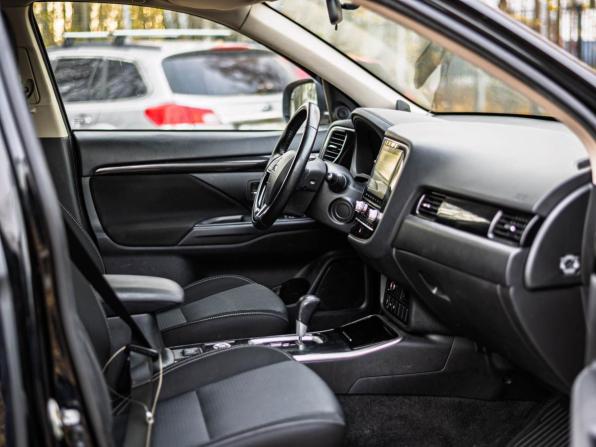 Mitsubishi Outlander III Рестайлинг 3 с пробегом 2021 года, цена 1 815 000 рублей, 194596 км, внедорожник, Автокод Объявления