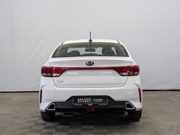 Kia Rio IV Рестайлинг с пробегом 2021 года, цена 1 485 000 рублей, 84330 км, седан, Автокод Объявления