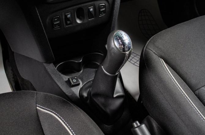 Renault Logan II с пробегом 2019 года, цена 969 000 рублей, 114000 км, седан, Автокод Объявления