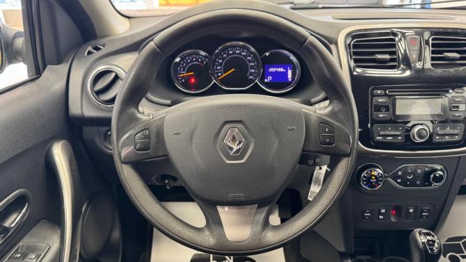 Renault Sandero II с пробегом 2015 года, цена 725 000 рублей, 222498 км, хэтчбек, Автокод Объявления