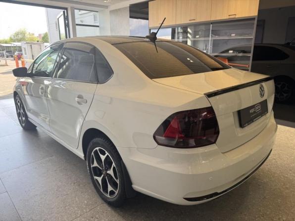 Volkswagen Polo V Рестайлинг с пробегом 2018 года, цена 1 020 900 рублей, 166489 км, седан, Автокод Объявления