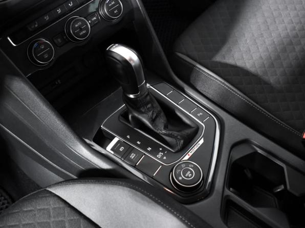 Volkswagen Tiguan II с пробегом 2018 года, цена 2 832 000 рублей, 101661 км, внедорожник, Автокод Объявления