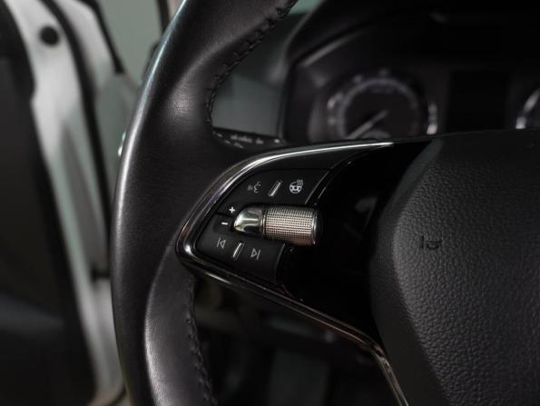 Skoda Karoq I с пробегом 2022 года, цена 2 380 000 рублей, 39039 км, внедорожник, Автокод Объявления