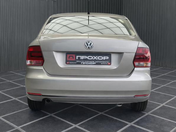 Volkswagen Polo V Рестайлинг с пробегом 2015 года, цена 937 000 рублей, 109373 км, седан, Автокод Объявления