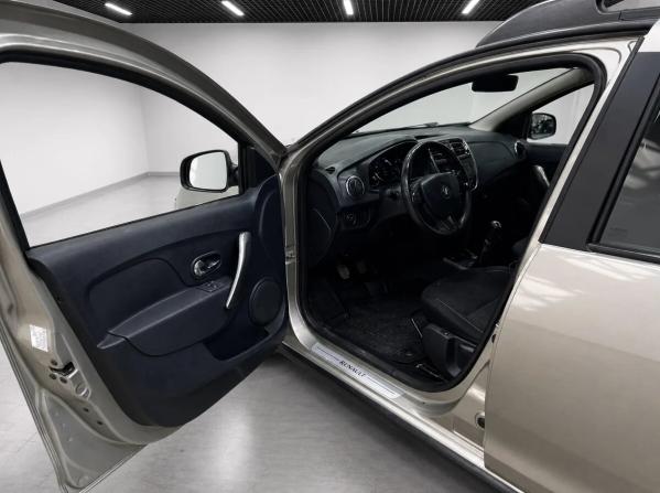 Renault Sandero II с пробегом 2016 года, цена 880 000 рублей, 152310 км, хэтчбек, Автокод Объявления