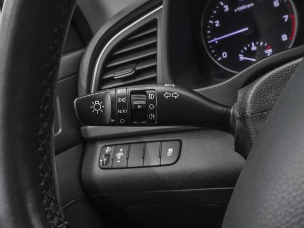 Hyundai Elantra VI (AD) с пробегом 2018 года, цена 1 660 000 рублей, 92571 км, седан, Автокод Объявления