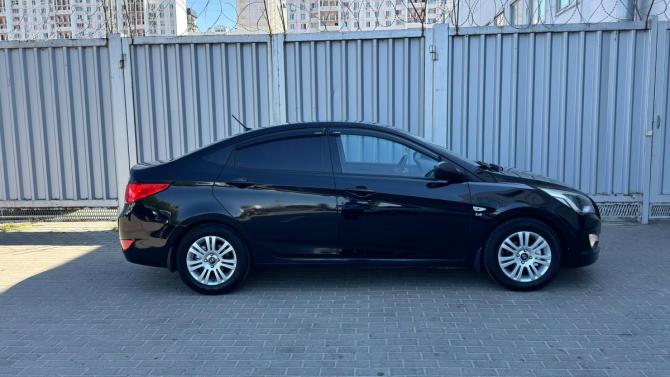 Hyundai Solaris I Рестайлинг с пробегом 2015 года, цена 1 099 000 рублей, 155240 км, седан, Автокод Объявления