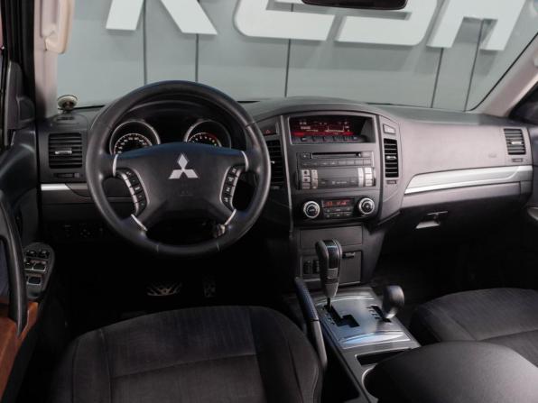 Mitsubishi Pajero IV Рестайлинг 1 с пробегом 2011 года, цена 1 749 000 рублей, 307477 км, внедорожник, Автокод Объявления