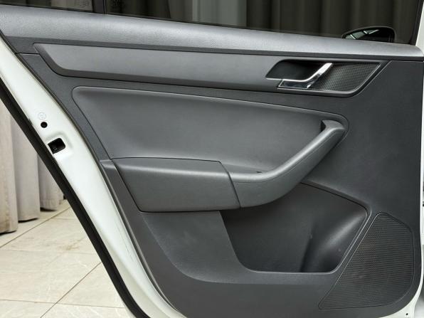 Skoda Rapid I с пробегом 2015 года, цена 1 199 000 рублей, 174696 км, лифтбек, Автокод Объявления