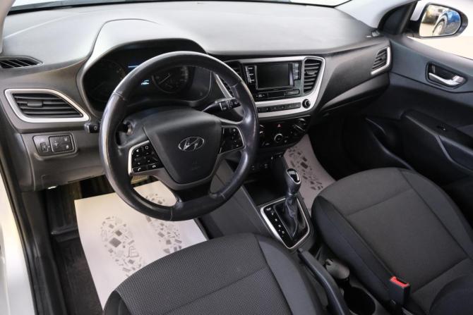 Hyundai Solaris II с пробегом 2017 года, цена 1 319 000 рублей, 71500 км, седан, Автокод Объявления