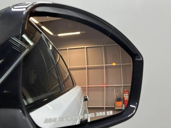Land Rover Range Rover Velar I с пробегом 2021 года, цена 9 597 000 рублей, 27498 км, внедорожник, Автокод Объявления