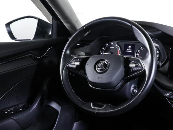 Skoda Octavia IV (A8) с пробегом 2021 года, цена 2 241 000 рублей, 63880 км, лифтбек, Автокод Объявления