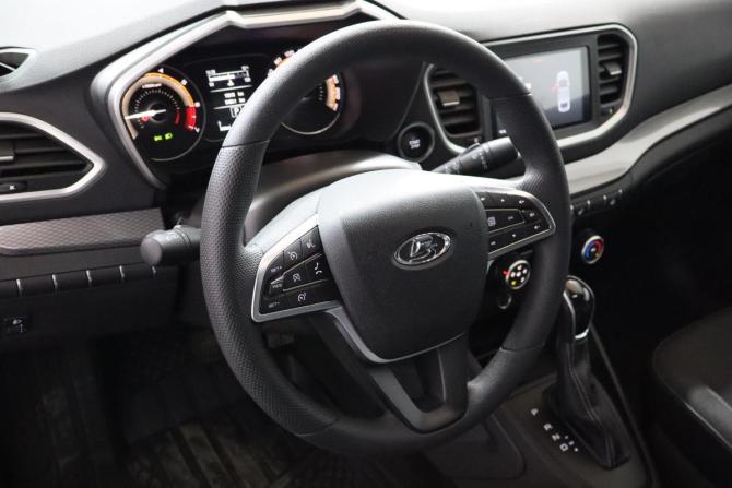 Lada (ВАЗ) Vesta I Рестайлинг (NG) с пробегом 2025 года, цена 1 349 000 рублей, 12000 км, седан, Автокод Объявления