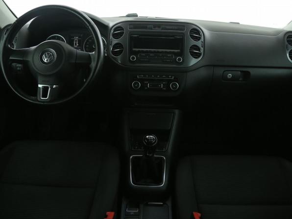 Volkswagen Tiguan I Рестайлинг с пробегом 2012 года, цена 916 000 рублей, 215000 км, внедорожник, Автокод Объявления